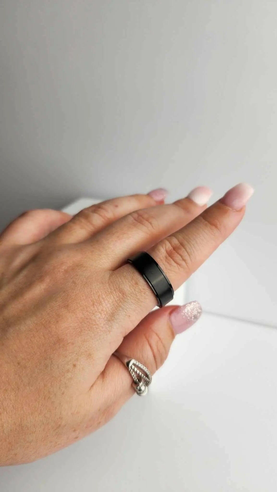 Black Fidget Rotating Spinner Ring