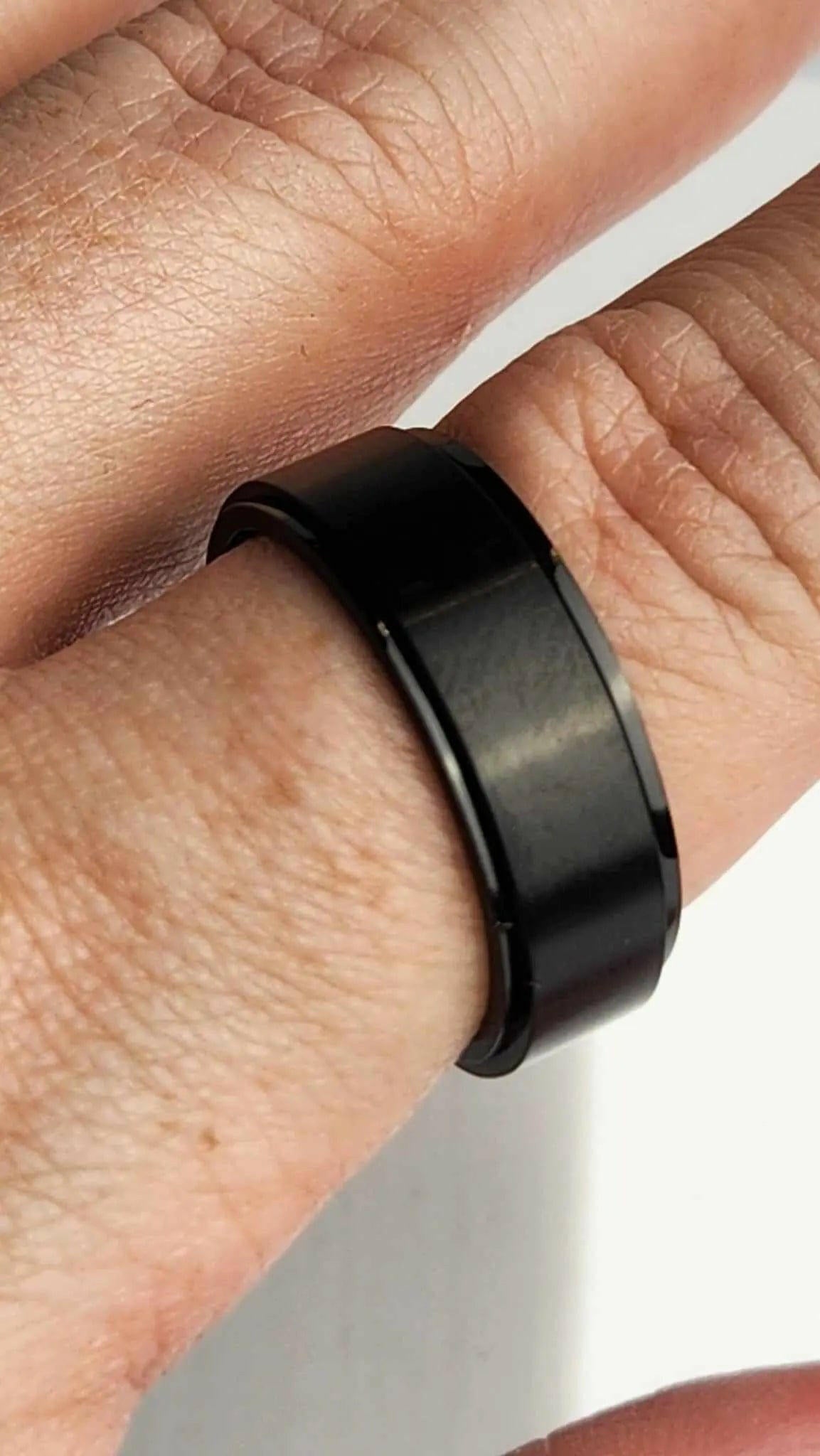 Black Fidget Rotating Spinner Ring